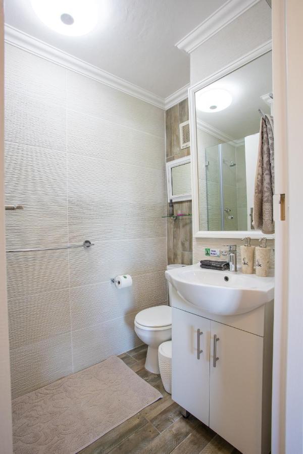 Dk Villas 1 Harbour View Hout Bay Bagian luar foto